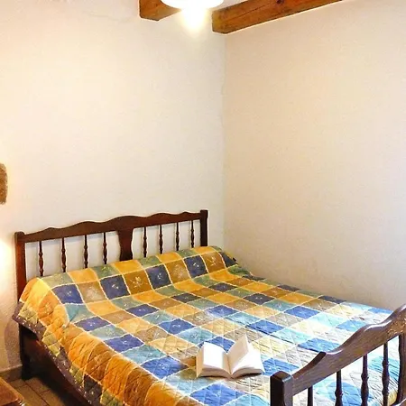 Charming Stone House With Shared Pool, Holiday home